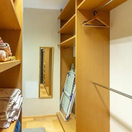 Private Entry Apartamento
