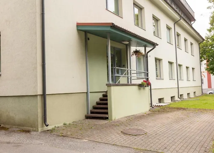 Private Entry Parnawa